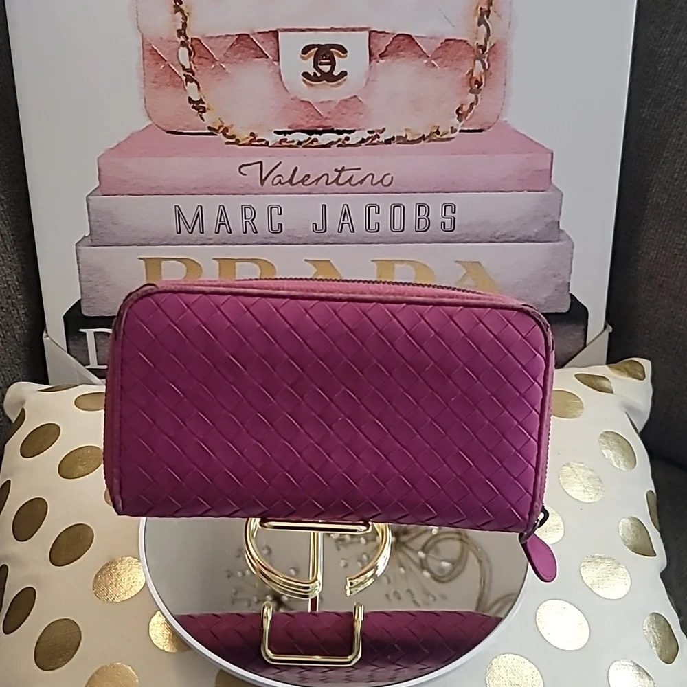 💜💕 Bottega Veneta Intrecciato Zip Around Wallet 💕💜